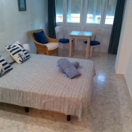 Апартаменты Los Cisnes Beach Studio 100M Playa Бенальмадена Экстерьер фото