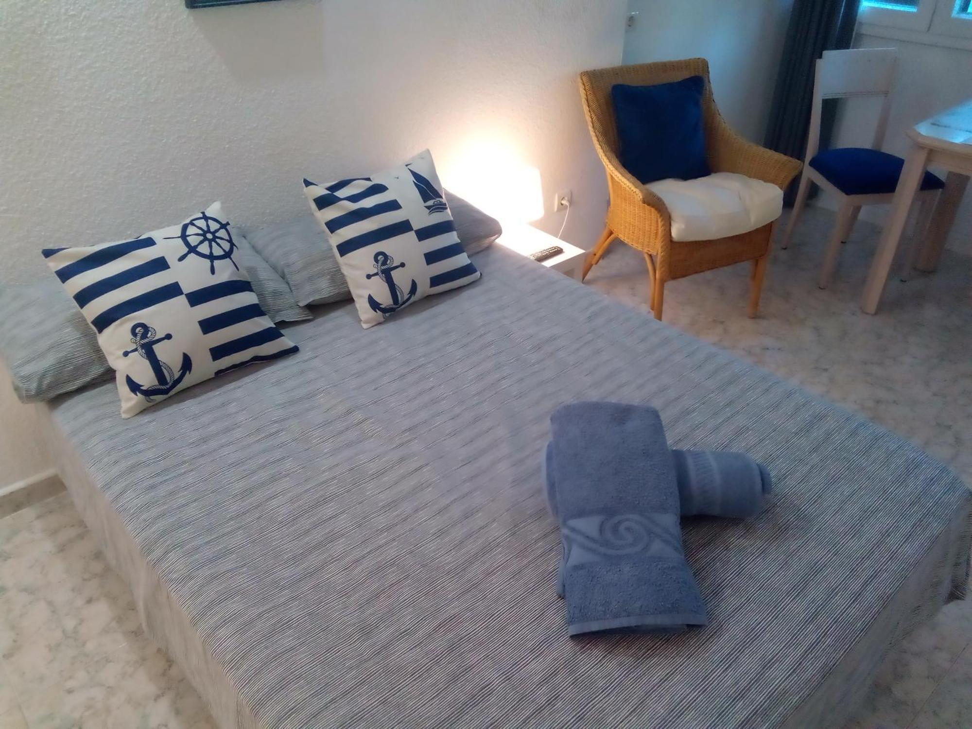 Апартаменты Los Cisnes Beach Studio 100M Playa Бенальмадена Экстерьер фото